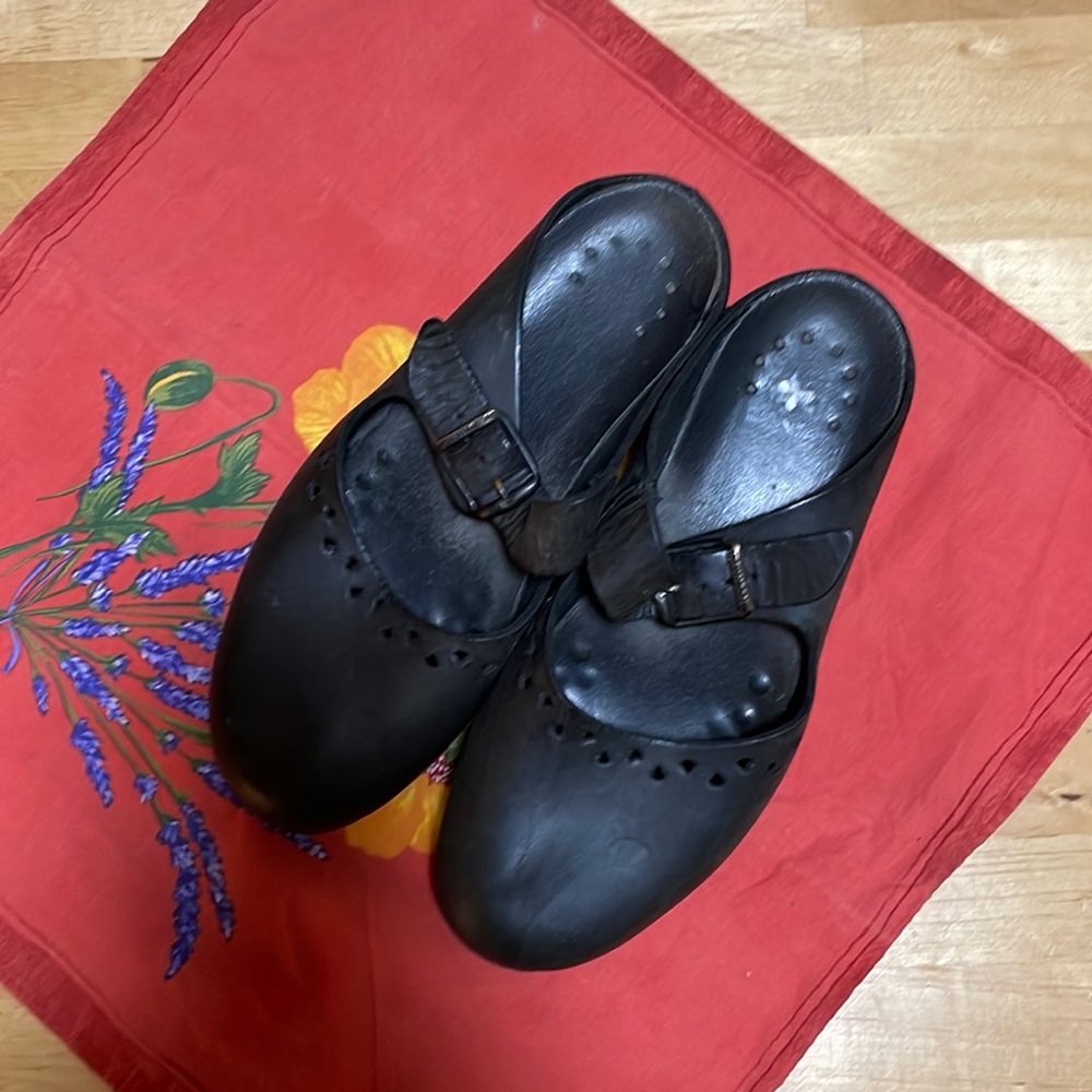 Mephisto clogs size 7